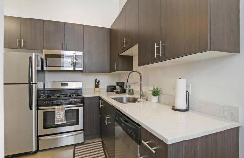 West Loop Apartment | 1BR Adorable Apt with In-unit Laundry - Lake 206 rep