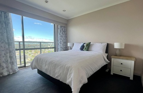 Takapuna Apartment | 1br apt near Takapuna Beach with Ocean View