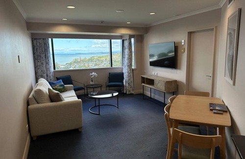 Takapuna Apartment | 1br apt near Takapuna Beach with Ocean View