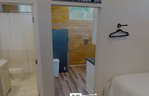 Taylor Berry House | 1BR|Brick Warehouse Loft|Urban Charm|Modern Design