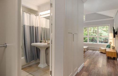 Whistler Creekside House | 1BR Condo, Close to Creekside Gondola by Harmony Whistler Vacations