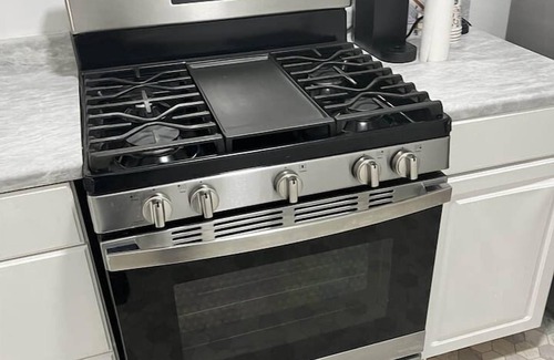 Morgantown Apartment | 1BR Garden Oasis in Westover | Pet-Friendly | WVU
