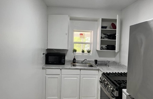 Morgantown Apartment | 1BR Garden Oasis in Westover | Pet-Friendly | WVU