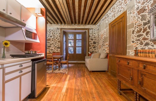 Historic Center Apartment | 1BR Historic suite w/balconies - 100 mts from the Cathedral. CASA SAUTO