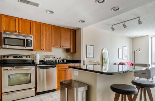 Eisenhower East Apartment | 1BR in Alexandria w/ Gym and Pool