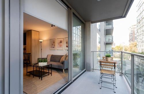 Apoquindo Apartment | 1BR in Presidente Riesco Sleeps 3