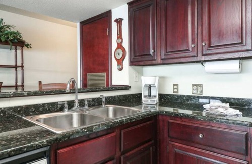 Seven Coves Condo | ☘1BR❤️InSuite Jacuzzi☀️Waterfront⛱Sunrise Balcony⭐