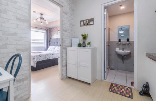 Taytay Apartment | 1BR Interiored Condo with WiFi, Netflix, Hot Shower - The Hive Residences