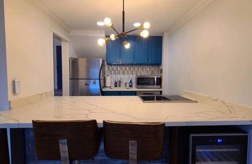 North Queen Anne House | 1BR Modern Queen Anne Townhome