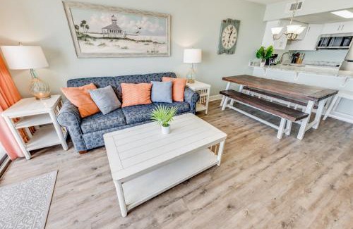 Myrtle Beach Apartment | 1BR Oceanfront Cozy Upstairs Level