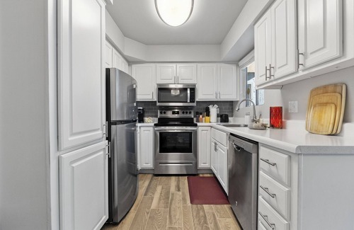 Mesa Apartment | 1BR/Pool/Gym/1 Mi To Banner Hospital