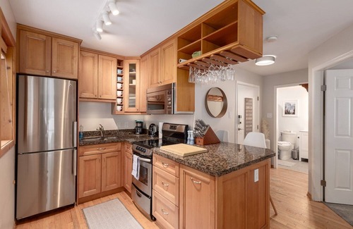 Whistler Creekside Condo | 1BR | Powderview - Creekside | Bright and Cozy | Private Bike/Ski Storage | Free Parking