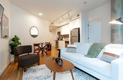 West Bellevue Apartment | 1BR | Rooftop, Gym, Pool | Bellevue | Sophari A