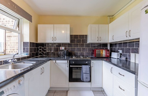Little Hay Apartment | 1BR-Sleeps2-Parking-NearCityCentre-Jlr-Nec
