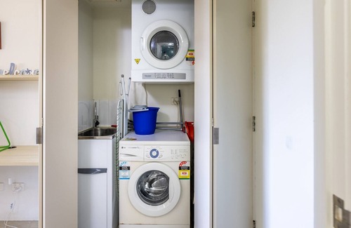 Kelvin Grove Apartment | 1BR Unit in the heart of Kelvin Grove with Pool