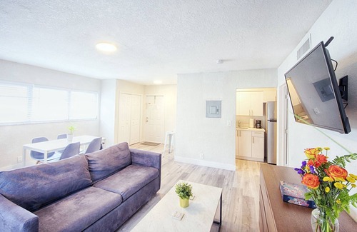 Deerfield Beach Apartment | 1BR With Updated Kitchen 203 | Sleeps up to 4