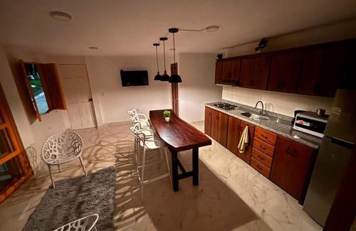 Jerico Apartment | 1Cálido y Amarillo