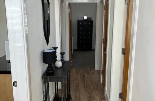 Falkirk Apartment | 1L Albert Place Maddiston Road Brightons Falkirk FK2 0JX
