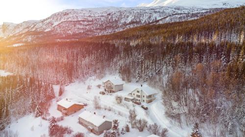 Lyngen Apartment | 1st floor in the Lyngen Alps, whole house rentable