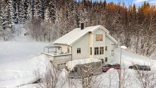 Lyngen Apartment | 1st floor in the Lyngen Alps, whole house rentable