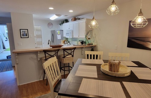 Bolivia Condo | 1st floor Winding River 2 bed condo withnBeach house on Holden!