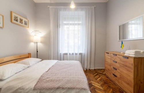 Lviv City Center Apartment | 2 кім квартира подобово на вулиці Ткацькій 8, на 5 осіб - бічна Замарстинівської новобуд Авалон