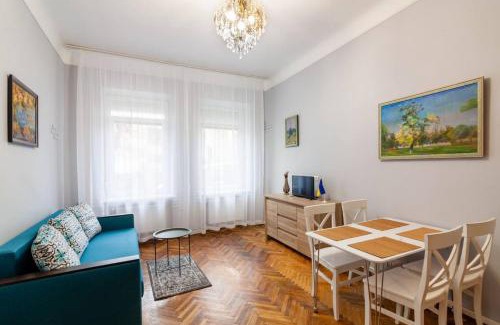 Lviv City Center Apartment | 2 кім квартира подобово на вулиці Ткацькій 8, на 5 осіб - бічна Замарстинівської новобуд Авалон