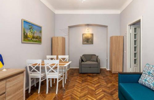 Lviv City Center Apartment | 2 кім квартира подобово на вулиці Ткацькій 8, на 5 осіб - бічна Замарстинівської новобуд Авалон