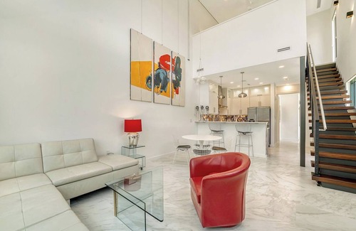 Gillespie Park House | 2/2 BRAND NEW LUXURY TOWNHOME STEPS FROM GILLESPIE PARK, PICKLEBALL, TENNIS,.