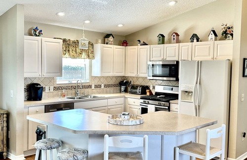 Lynnhaven House | 2/2 in The Village of Lynnhaven