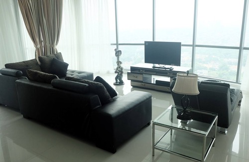 Jakarta Apartment | 2/3/4/5 Bedroom Luxury Spacious St. Moritz Presidential Puri By Travelio