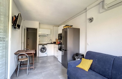 Frejus Apartment | 2/3 AIR-CONDITIONED ROOMS GARDEN LEVEL SWIMMING POOL TENNIS PÉTANQUE 5MN FROM BEACHES