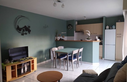Binic Apartment | 2/4-person apartment in BINIC, south-facing terrace, 200 m from the beach and port