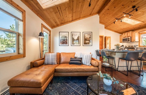 Florissant Cabin | 2.5 Acre Mountain Cabin Retreat w/Sauna + Firepit
