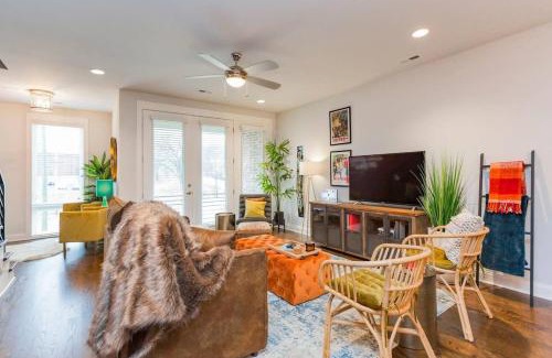 South Nashville House | 2 5 miles to DWNTN 3 King Beds - Garage Parking