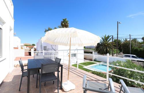 Almarda Apartment | 2 apartamentos en una excelente villa de playa compartiendo Piscina y Jardín
