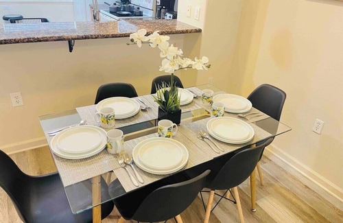 Reno House | 2 Bd, 2.5 Baths, Sleeps 7/A8