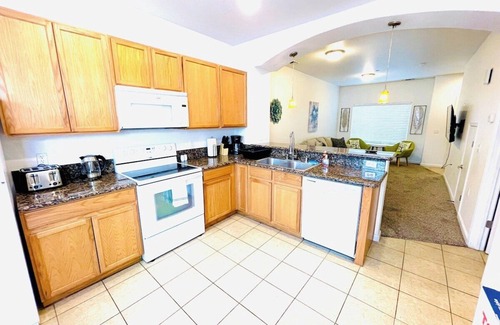 Reno House | 2 Bd, 2.5 Baths, Sleeps 7/E8