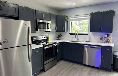 Vickery Place Apartment | 2 BD/2 BA - KING beds, Gated Parking