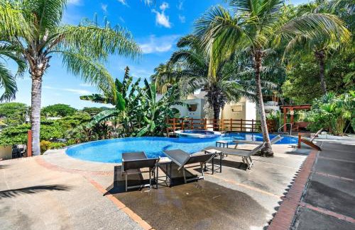 Coco Sunset Hills Apartment | 2-BD Beauty with Pool, Walk to Beach