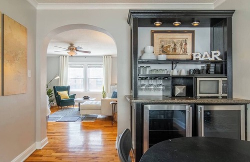 West Plaza Apartment | 2 Bd Condo on the Plaza! | 2