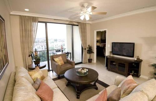 Coco House | 2-BD Ocean-View Condo on 3rd Floor