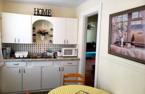 Saint John Apartment | 2 bdr apartment 5 minutes to uptown Saint John, NB