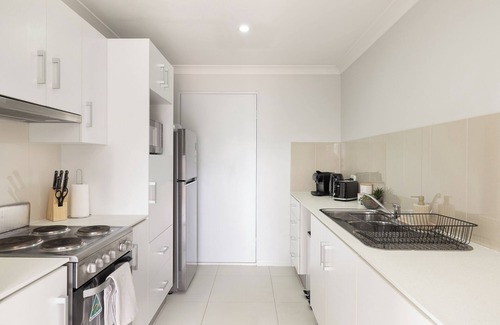 Rocklea Apartment | 2 Bdr Apt! Private Balcony! Garage Parking! 118D2
