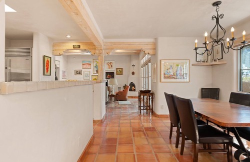 Santa Fe House | 2 BDR + Den Sleeps 4 | 2 Car Garage | Washer/Dryer