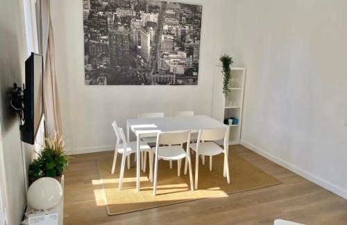 L'Antiga Esquerra de l'Eixample Apartment | 2 BDR EIXAMPLE APARTMENT