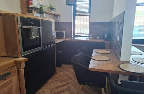 Rochdale Apartment | 2 BDR House - Ideal for Short Breaks and Contractors