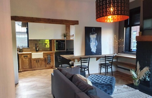 Rochdale Apartment | 2 BDR House - Ideal for Short Breaks and Contractors