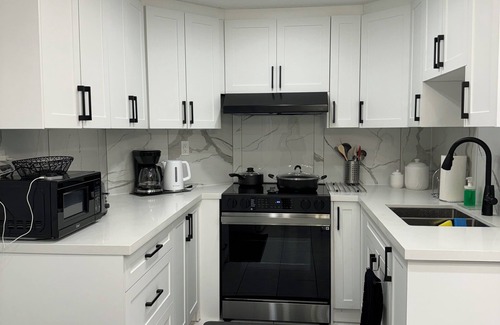 Ajax House | 2 BDR w. Parking - Cozy Basement Unit Near Golf Courses Ajax