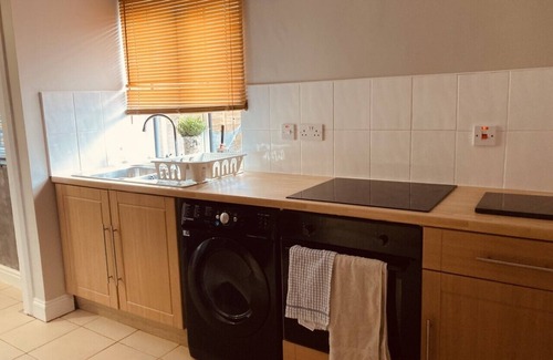 Kidderminster House | 2 Beautiful Apartments in One House with Terrace